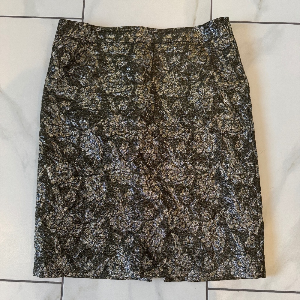 J.Crew Collection Metallic Floral Brocade Pencil Skirt – Size 8 ✨🌸